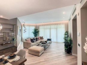Key View - Jash Falqa, Palm